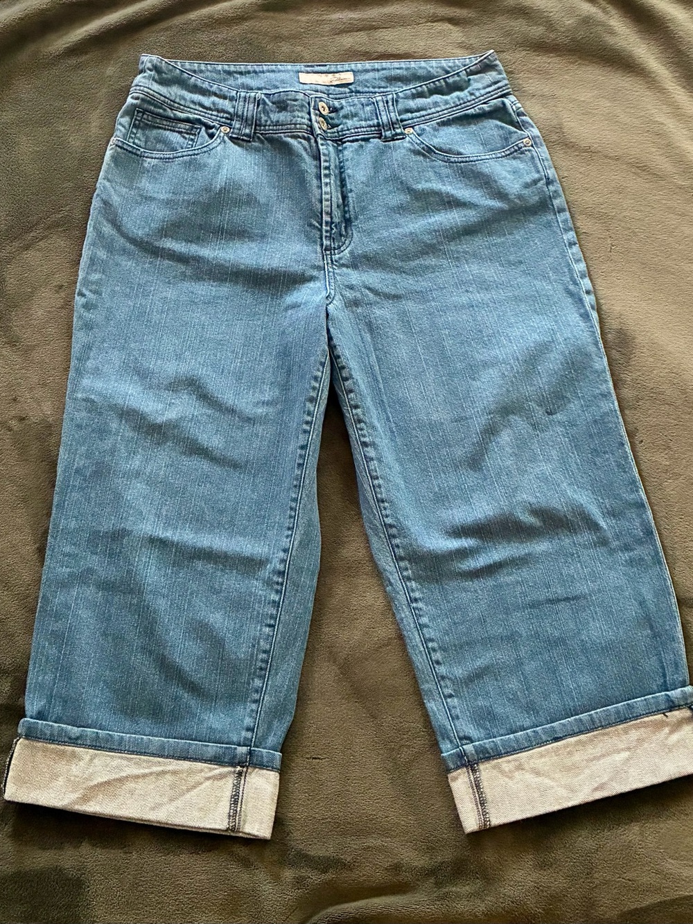 Chico's Light Blue Denim Capri Jeans with Cuffed Hem